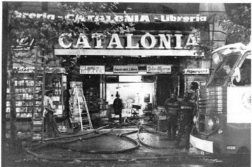 La librería Catalònia, durante el incendio que sufrió en 1979 - libreriacatalonia.com